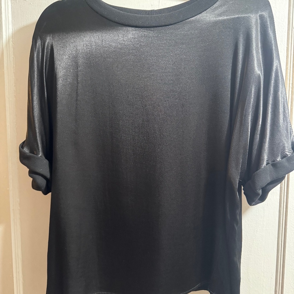 S'edge Black satin-y short sleeve dress top